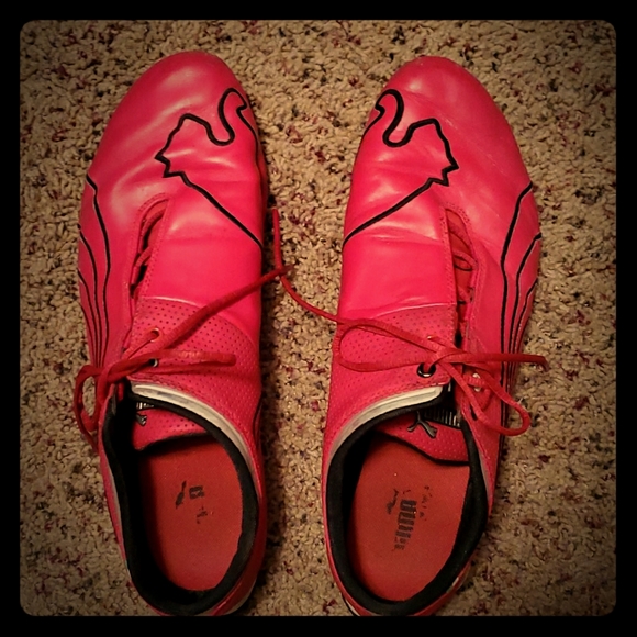 red pumas tan bottom